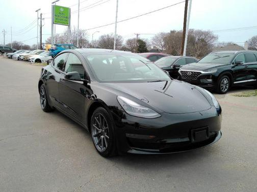 2022 Tesla Model 3 Standard Range