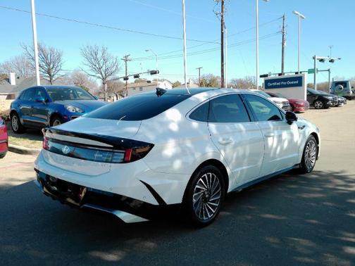 2024 Hyundai SONATA Hybrid Limited