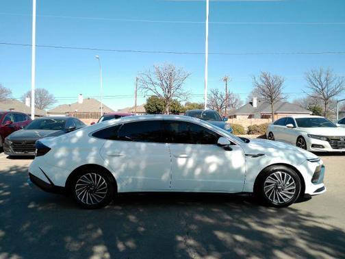 2024 Hyundai SONATA Hybrid Limited