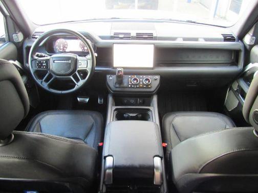 2024 Land Rover Defender 130 P400 X-Dynamic SE