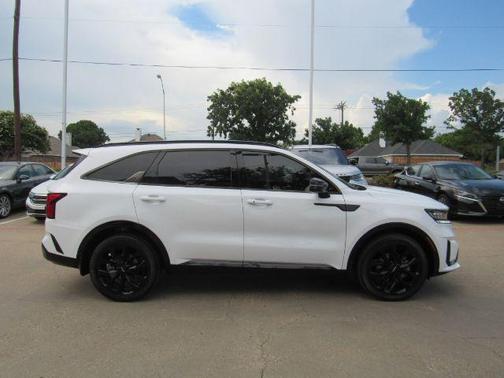 2022 Kia Sorento SX