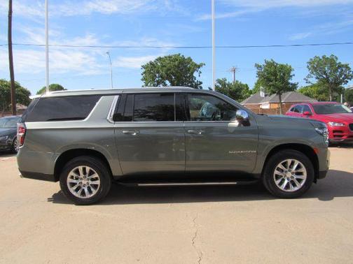 2023 Chevrolet Suburban Premier