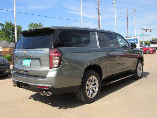 2023 Chevrolet Suburban Premier