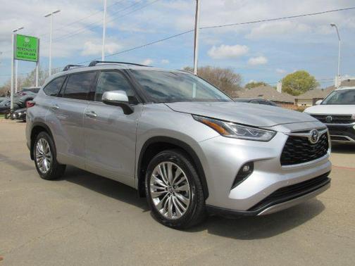 2022 Toyota Highlander Platinum