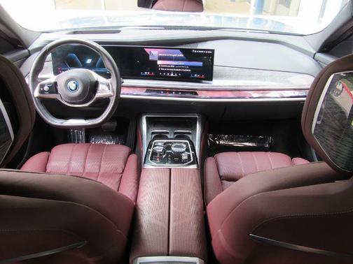 2024 BMW i7 eDrive50