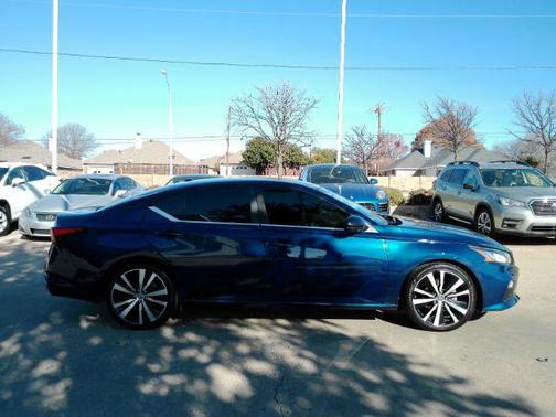 2020 Nissan Altima SR FWD