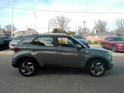 2021 Hyundai VENUE SEL