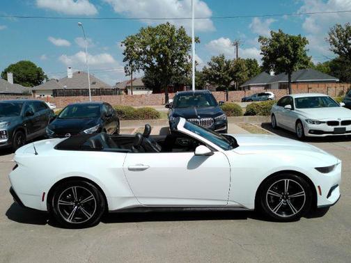 Oxford White 2025 Ford Mustang EcoBoost Premium