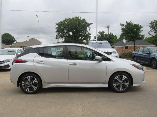 2022 Nissan Leaf SV 40 kWh