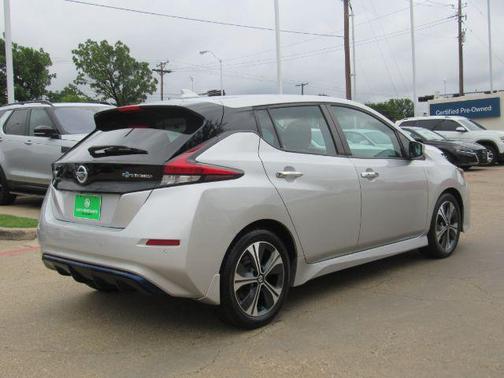 2022 Nissan Leaf SV 40 kWh