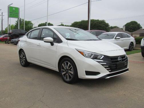 2024 Nissan Versa 1.6 SV