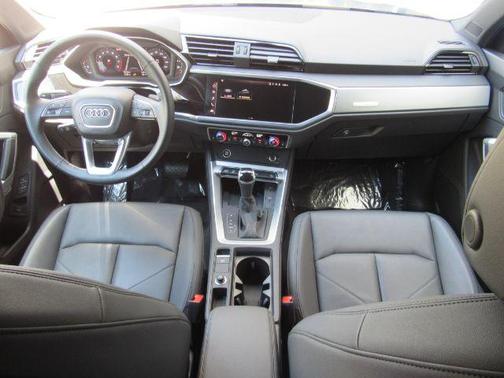 2024 Audi Q3 Premium 45 TFSI S line quattro Tiptronic