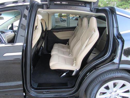 2017 Tesla Model X 75D