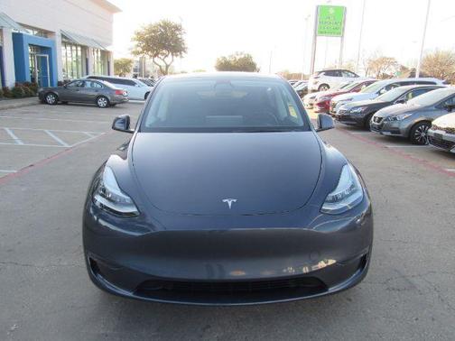 2022 Tesla Model Y Long Range Dual Motor All-Wheel Drive