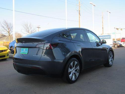 2022 Tesla Model Y Long Range Dual Motor All-Wheel Drive