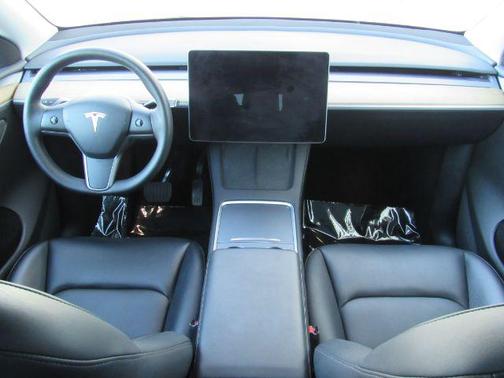 2022 Tesla Model Y Long Range Dual Motor All-Wheel Drive