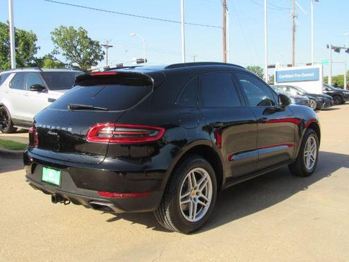 2017 Porsche Macan Base