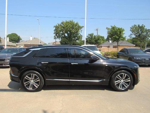 2023 Cadillac LYRIQ Luxury