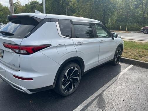 2022 Mitsubishi Outlander SE