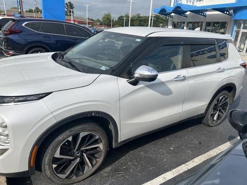 2022 Mitsubishi Outlander SE