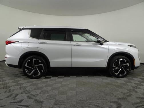 2022 Mitsubishi Outlander SE