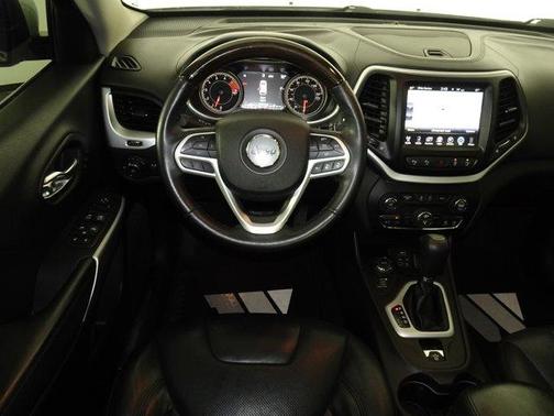 2017 Jeep Cherokee Overland