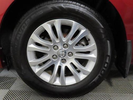 2017 Toyota Sienna XLE