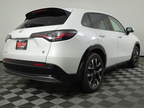 Platinum White Pearl 2026 Honda HR-V EX-L