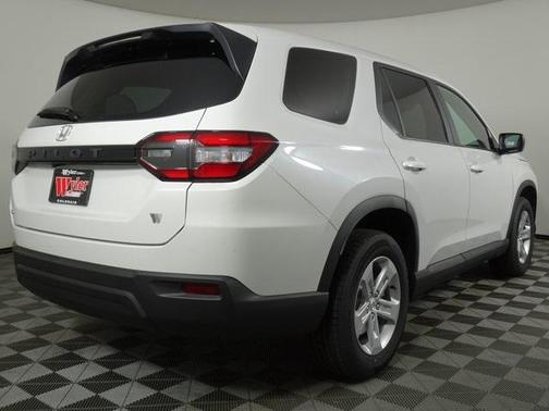2023 Honda Pilot LX