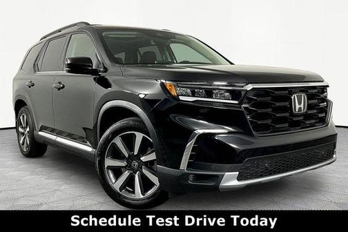 Crystal Black Pearl 2025 Honda Pilot Touring