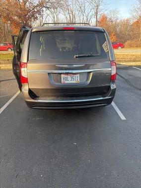 2016 Chrysler Town & Country Touring