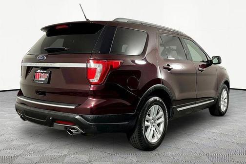 Burgundy Velvet Metallic Tinted Clearcoat 2018 Ford Explorer XLT