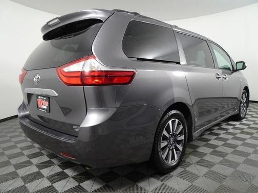 2019 Toyota Sienna Limited Premium