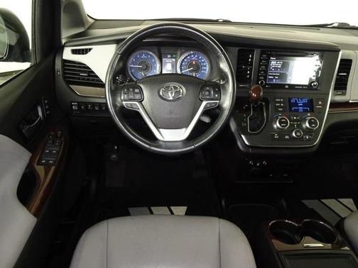 2019 Toyota Sienna Limited Premium