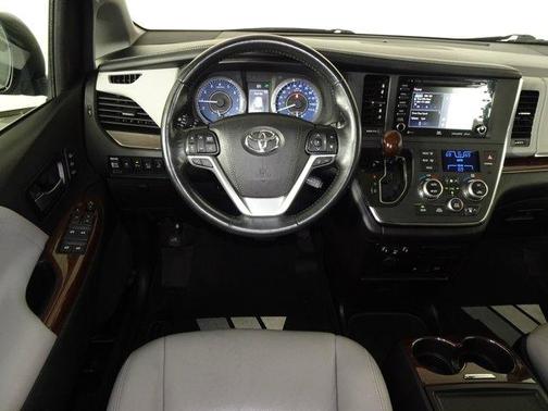 2019 Toyota Sienna Limited Premium