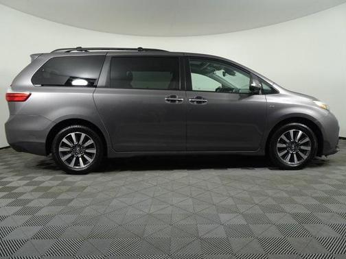 2019 Toyota Sienna Limited Premium