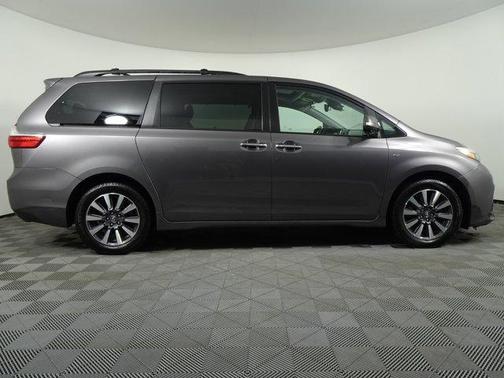 2019 Toyota Sienna Limited Premium