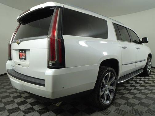 2017 Cadillac Escalade ESV Luxury