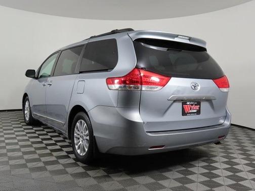 2014 Toyota Sienna XLE