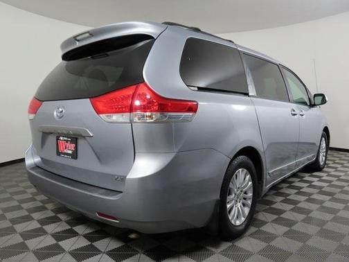 2014 Toyota Sienna XLE