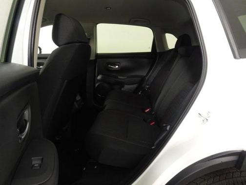 Platinum White Pearl 2026 Honda HR-V LX