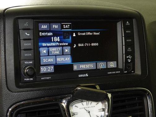 2015 Chrysler Town & Country LX