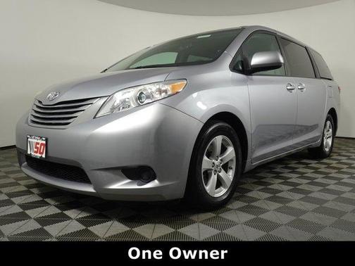 2017 Toyota Sienna LE