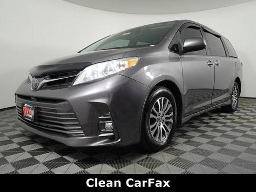 2018 Toyota Sienna XLE