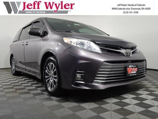 2018 Toyota Sienna XLE