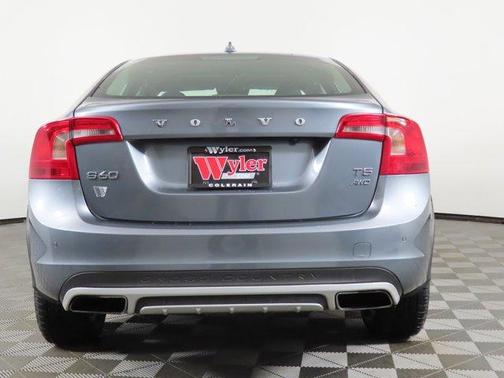 2016 Volvo S60 Cross Country T5 Platinum