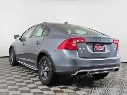 2016 Volvo S60 Cross Country T5 Platinum