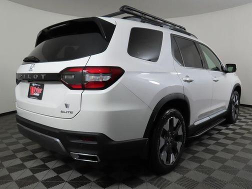 Platinum White Pearl 2026 Honda Pilot Elite