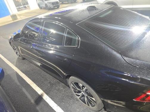 2024 Volvo S60 B5 Plus Dark Theme