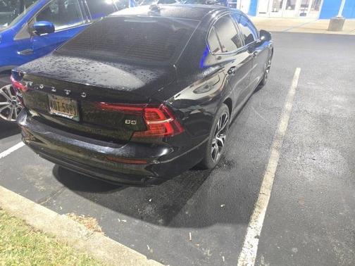 2024 Volvo S60 B5 Plus Dark Theme